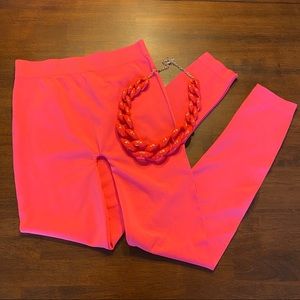 Coral leggings w/matching necklace